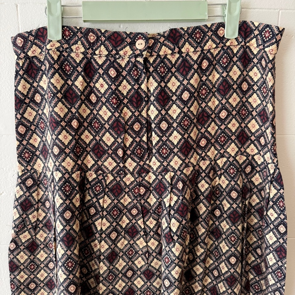 Vintage 70s | Flowy Pleated Midi Skirt Geometric Print Boho | Size Large - Picture 5 of 7